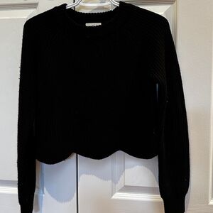 WILFRED - Merino wool 100% Scallopped Hem 
Cropped Sweater (XS) Black